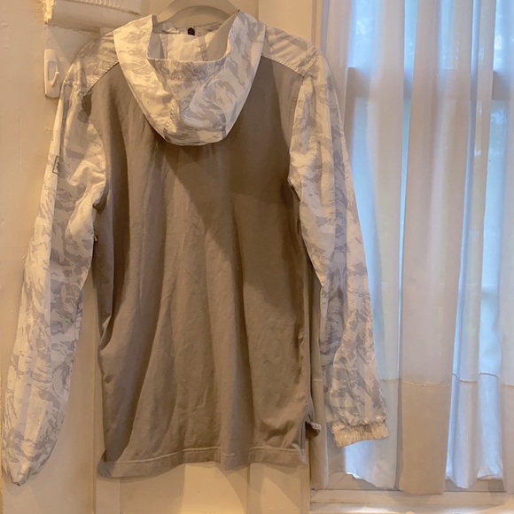 Under Armour Sportstyle Wind Anorak Size S - Picture 6 of 10